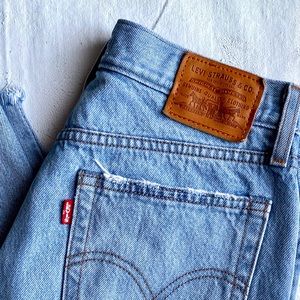 Levi’s WEDGIE Fit High-waisted Jeans - Size 27
